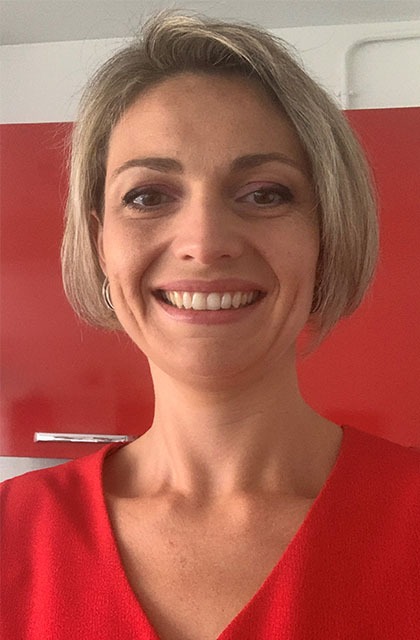 Le sourire d'Hélène Nicolle Géhant adressé aux patients