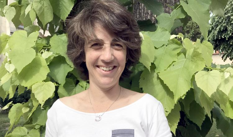 Photo de Julie, fondatrice de Reliez-vous pour créer un album à offrir en cadeau notamment à un malade du cancer