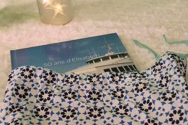 Un album personnalisé offert en cadeau à une personne malade atteinte d'un cancer