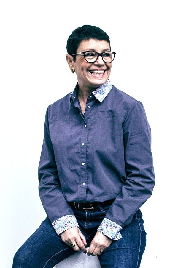 La version chemise du vêtement spécial chimio pour femme atteinte d'un cancer